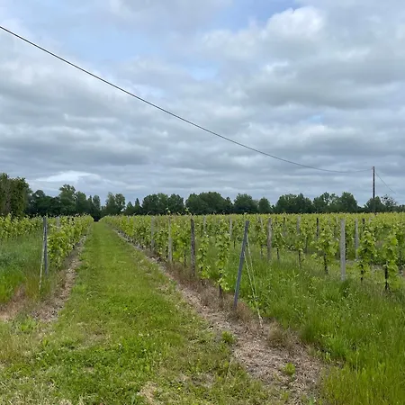 Holiday home Beautiful One Bedroom Near Jonzac Meux