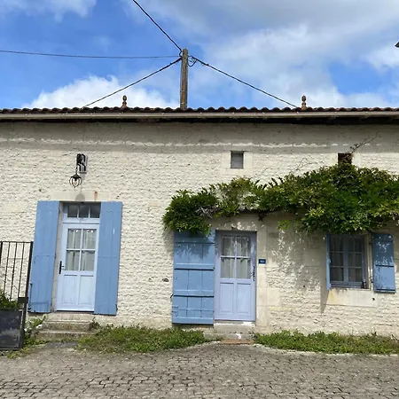 Tatil Evi Beautiful One Bedroom Near Jonzac